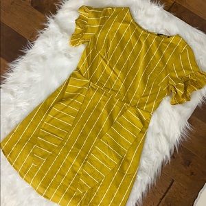 Yellow lined dress 🌼